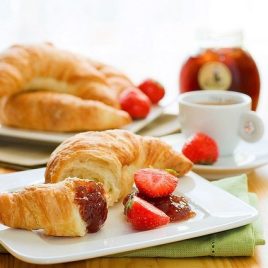 Apple & rasberry croissant